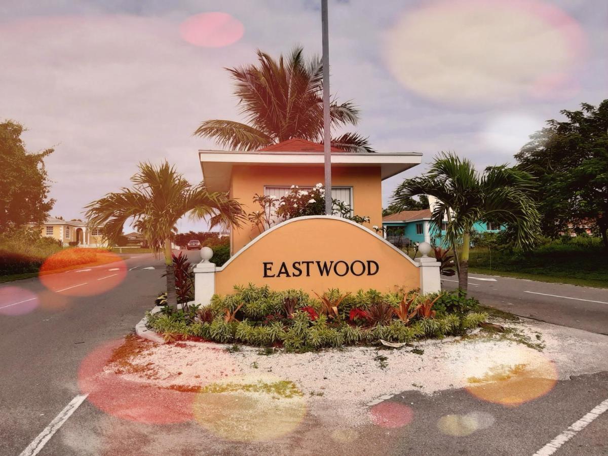 拿骚 Eastwood Escape酒店 外观 照片